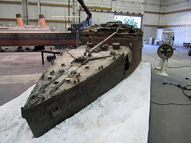 Модель утонувшего Титаника